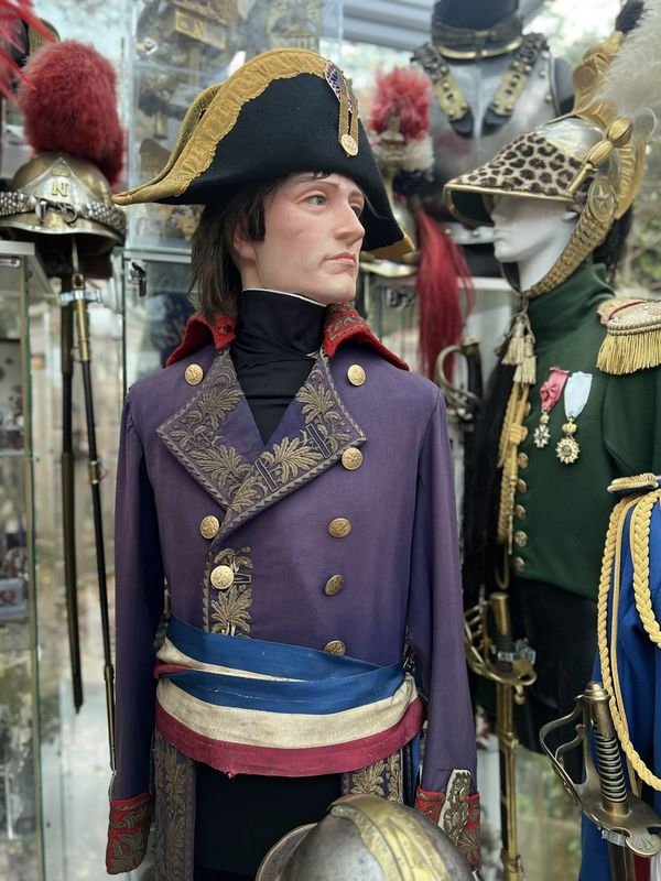 Napoleon Bonaparte look-alike mannequin Napoleon Bonaparte look-alike mannequin