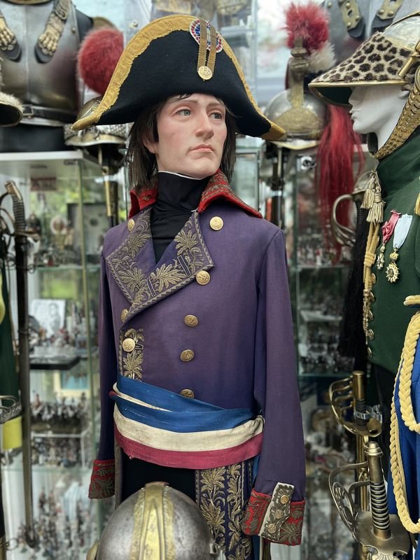 Napoleon Bonaparte look-alike mannequin Napoleon Bonaparte look-alike mannequin
