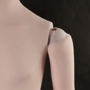 Spezielle Flexarme für die T-förmige Position der Schaufensterpuppe