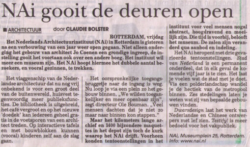 Artikel in „De Telegraaf“ über eine Ausstellung mit Schaufensterpuppen im NAi