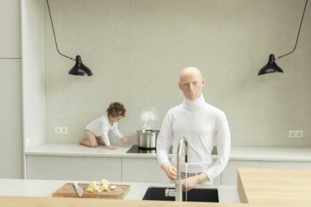 Photo project depicting a near future involving humanoids by Daniël Martinus