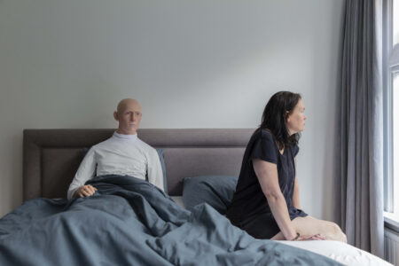 Photo project depicting a near future involving humanoids by Daniël Martinus