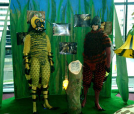 display mannequins in movie theater at Erik of het klein insectenboek / Egmond Film