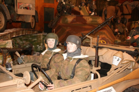 Military display mannequins at Musée National d’Histoire Militaire