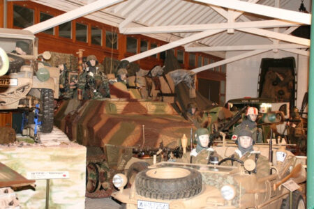 Military display mannequins at Musée National d’Histoire Militaire