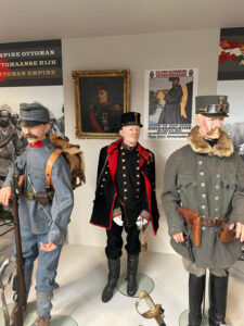 Realistic mannequins with military uniforms and equipment @ Belgian Royal Military Museum