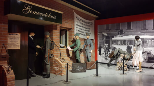 Memory Museum Nijverdal-Dutch Voluntary Landstorm mannequin display