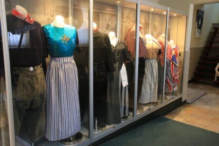 Urk traditional costume | heritage shown on mannequins