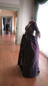 Historical clothing on display mannequin | Schloß Stadt Greiz