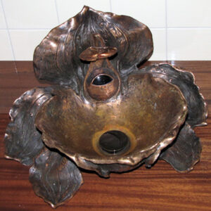 Bronze fountain at Venustempel