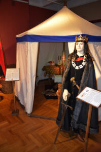 LARP clothing medieval noble mannequin