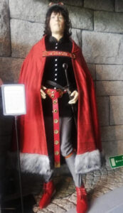 LARP clothing medieval noble mannequin