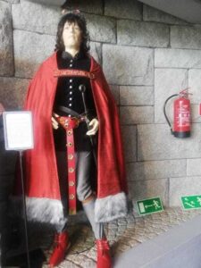 LARP clothing medieval noble mannequin