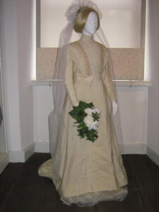 Mannequin with 1880 wedding dress at Städtisches Museum Menden