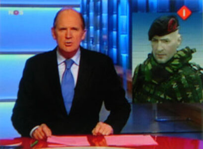 Mannequin with modulated vest by TNO Defensie en Veiligheid presented on Dutch NOS news.