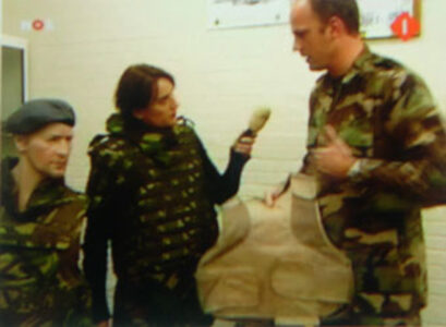 Mannequin with modulated vest by TNO Defensie en Veiligheid presented on Dutch NOS news.